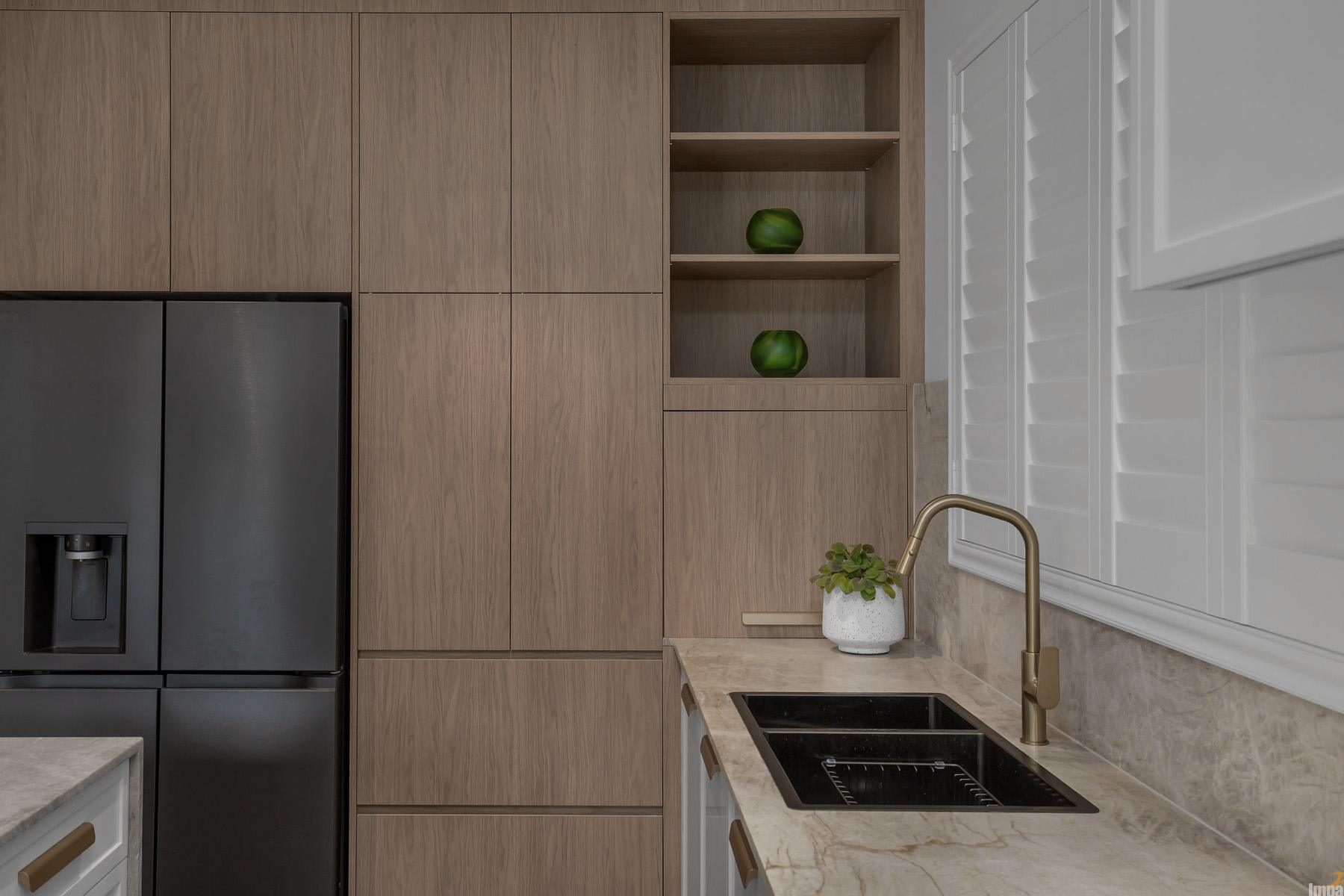 Light oak kitchen joinery