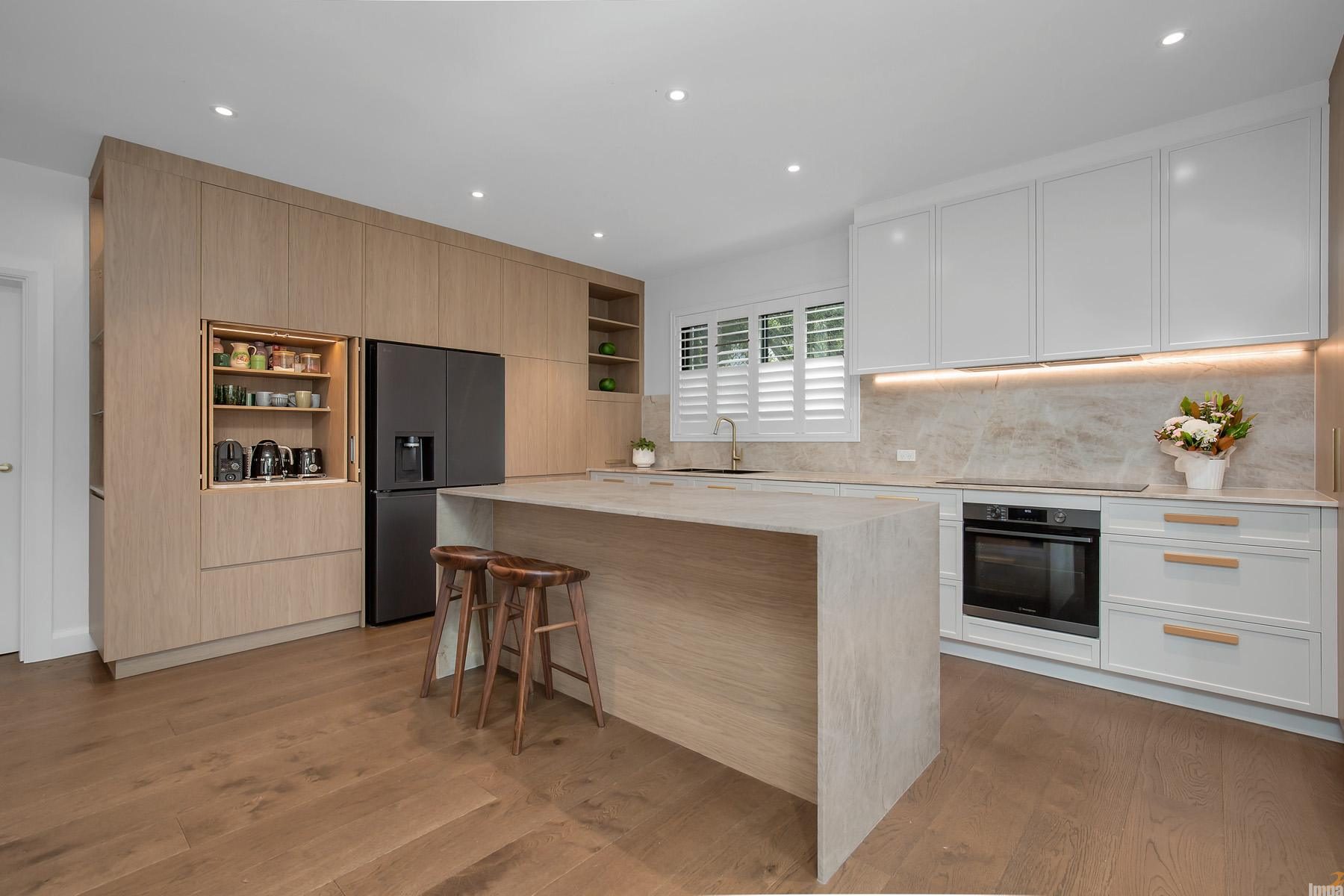 Micro shaker kitchen drawers
